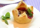 Корзиночки с начинкой из вишни